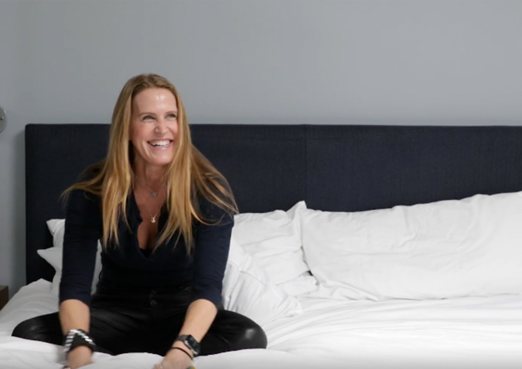On a Bed With…Jes Gordon!