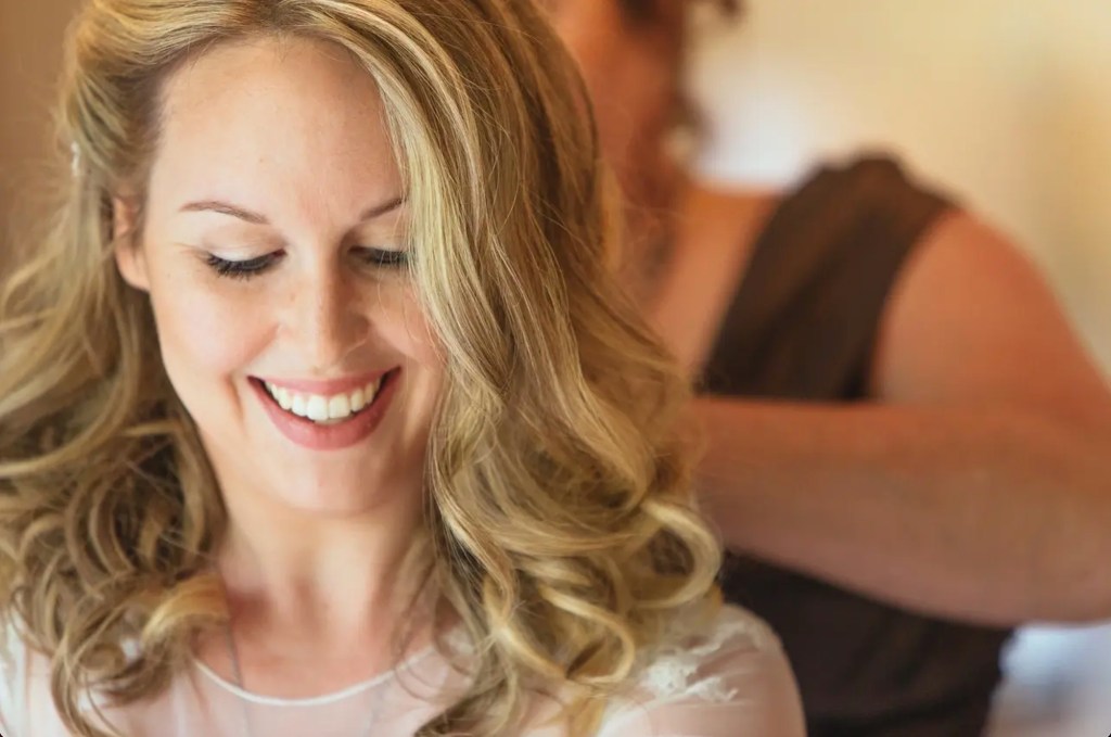 How Carrie Kacen Artistry Uses The Knot and WeddingWire to Grow Her Business