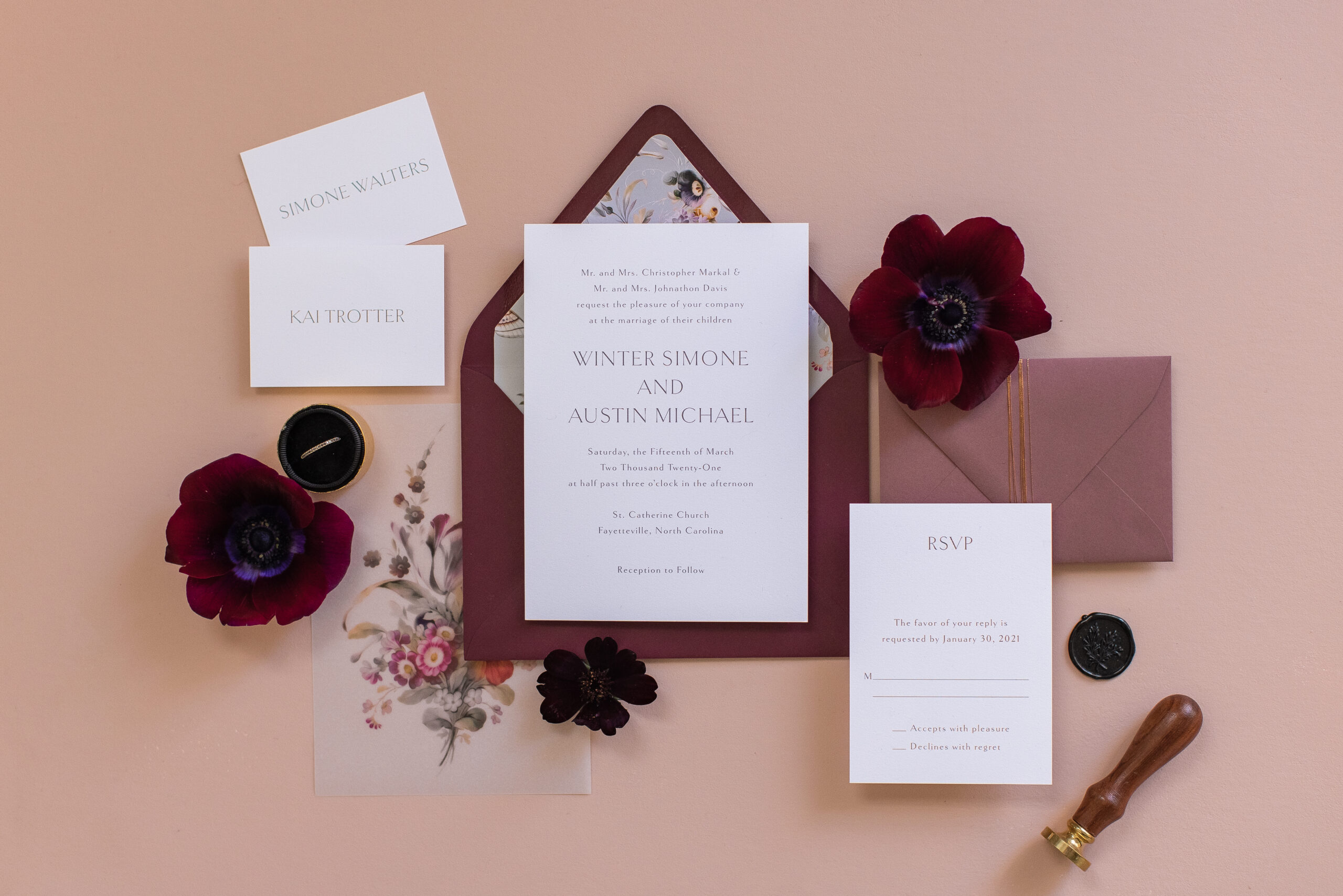 What Is a Wedding Flat Lay? (And What to Include)