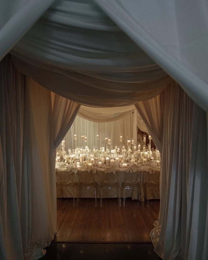 2025 wedding trends moody lighting dramatic lighting candles lamps