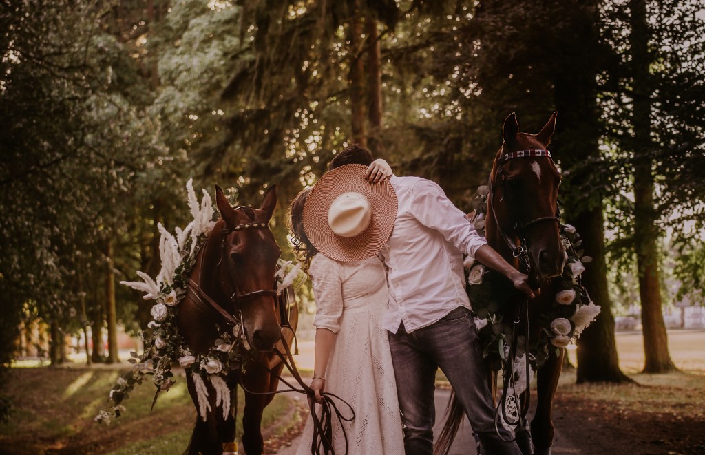 niche wedding vendor wedding theme, cowboy western wedding
